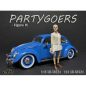 Preview: American Diorama 38224 Partygoers Frau mit Minirock + Handtasche 1:18 Figur 1/1000
