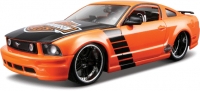 Maisto Ford Mustang GT 2006 orange Harley Davidson 1:24