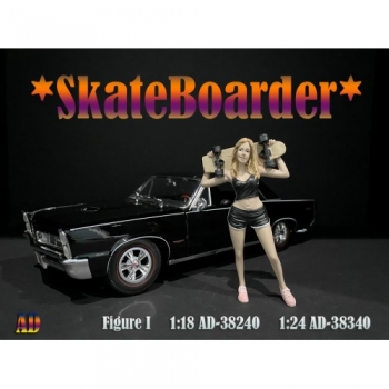 American Diorama 38240 Frau in schwarz 1:18 Figur 1/1000 Skateboarder