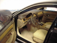 Kyosho Audi A8 W12  6.0 Quattro schwarz 1:18