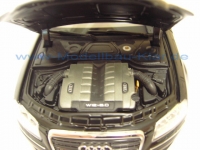 Kyosho Audi A8 W12  6.0 Quattro schwarz 1:18