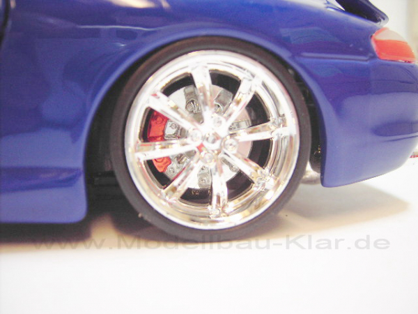 BBurago Porsche 911 (996) GT3 blau + 02-3 (umgebautes Modell) 1:18