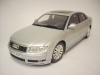 Motormax Audi A8 3.8 Quattro 2004 silber 1:18