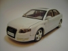 Hengdee Audi A4 1.8T 2004 (neues Modell) weiss 1:18