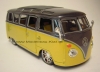 Maisto VW Bus "Van Samba" grau-gelb 1:24
