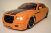 Norev Chrysler 300C Parotech orange-schwarz 1:18