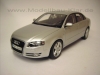 Minichamps Audi A4 3.2 Quattro Limousine 2004 Industriemodell silber 1:18