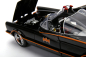 Preview: Jadatoys Batman Classic 1966 Batmobile 1:18 mit Figuren Modellauto