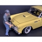 Preview: American Diorama 38215 Weekend Car Show Figure 7 - 1:18 Figur 1/1000