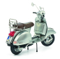 Preview: Schuco Vespa PX 125 silber mit Gepäckträger 70 Jahre 1:10 limitiert 1/1000 Motorradmodell