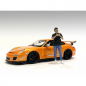 Preview: American Diorama 76382 Car Meet 1 Mann mit Sturmfeuerzeug 1:24 Figur 1/1000 limitiert
