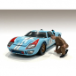 Preview: American Diorama 76386 Raceday 1 Mechaniker auf Knie 1:24 Figur 1/1000 limitiert