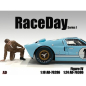 Preview: American Diorama 76386 Raceday 1 Mechaniker auf Knie 1:24 Figur 1/1000 limitiert