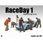 Preview: American Diorama 76288 Raceday 1 Mechaniker mit Benzinkanister 1:18 Figur 1/1000 limitiert