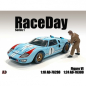 Preview: American Diorama 76388 Raceday 1 Mechaniker mit Benzinkanister 1:24 Figur 1/1000 limitiert