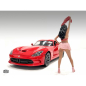 Preview: American Diorama Figur #2 Frau mit rosa Minirock 1:18 limitiert 1/1000