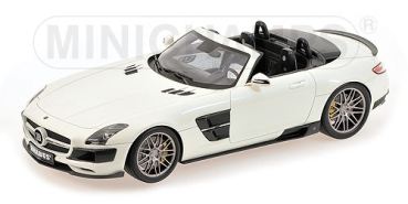 Minichamps 107032130 BRABUS 700 BITURBO ROADSTER weiss 2013 1:18 limitiert 1/999