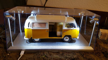 Kunststoff Vitrine mit Beleuchtung für 1/18 Modellautos T9-189922 Schaukasten