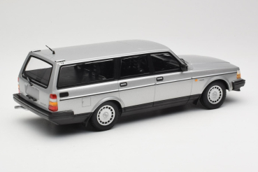 Minichamps 155171416 VOLVO 240 GL Break 1986 silber 1:18 limitiert 1/414 Modellauto