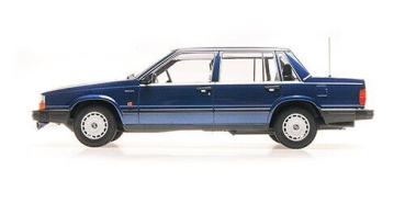 Minichamps 155171700 VOLVO 740 GL 1986 dunkel blau 1:18 Modellauto