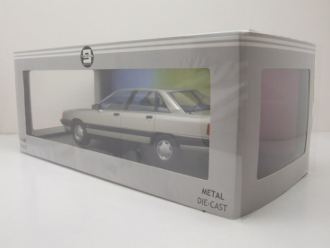 Triple9 1800352 Audi 100 2.3E C3 Typ 44 1989 silver metallic 1:18 modelcar