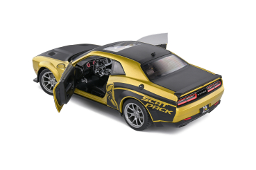 Dodge Challenger R/T Scat Pack Widebody Streetfighter Goldrush 2020 gold 1:18  Modelcar Solido 421182670
