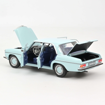 Norev 183777 Mercedes-Benz 200 W115 /8 Strichacht 1968 hellblau1:18 Modellauto