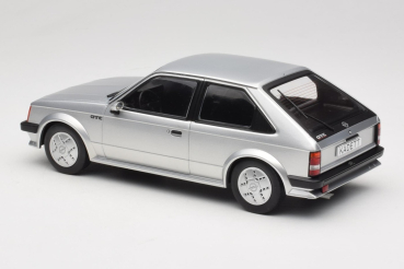 MCG Opel Kadett D GTE 1979-1984 silber 1:18 Modellauto 18533