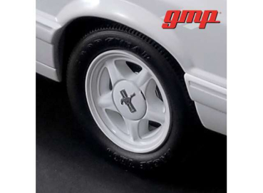 GMP Felgen (Pony) mit Reifen 36mm vom 1992 FORD MUSTANG LX 1:18 18852