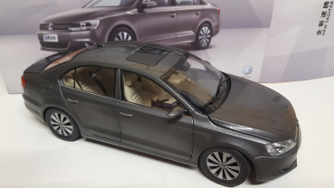 Paudi VW Sagitar (Jetta) 2012 grau 1:18