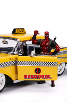  Jada Toys 253225001 Marvel Deadpool Figur + Chevy 1957  Bel Air 1:24 Modellauto