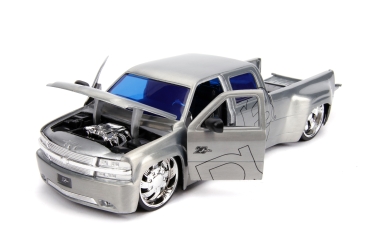 Jada Toys 253745016 Chevy Silverado 1999 Dooley Dub City 1:24 Modellauto