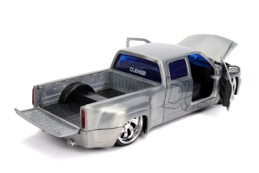 Jada Toys 253745016 Chevy Silverado 1999 Dooley Dub City 1:24 Modellauto