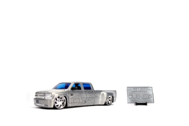 Jada Toys 253745016 Chevy Silverado 1999 Dooley Dub City 1:24 Modellauto