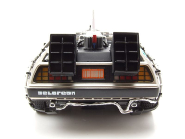 Sunstar 2712 DeLorean 1987 Back to the Future III 1:18 Modellauto