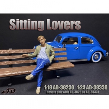 American Diorama 38230 Sitting Lovers Sitzender Mann 1:18 Figur 1/1000