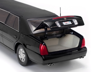 Sunstar 4231 Cadillac Deville Limousine 2004 schwarz 1:18 Modellauto