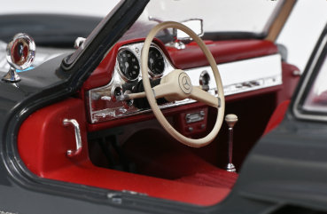 Mercedes Benz 300SL Flügeltürer W198 grau 1:18 Schuco Modellauto