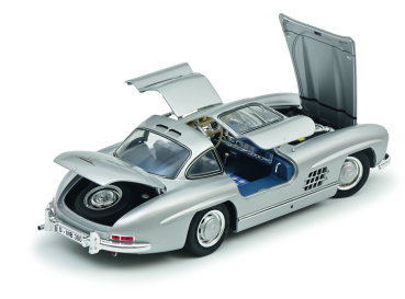 Mercedes Benz 300SL gullwing W198 silver 1:18 Schuco 450045200 Modelcar