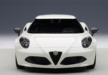 AUTOart ALFA ROMEO 4C Bianco Madreperla White 2013 1:18 70188