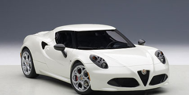 AUTOart ALFA ROMEO 4C Bianco Madreperla White 2013 1:18 70188