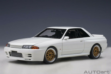 AUTOart NISSAN SKYLINE GT-R (R32) Wangan Midnight Reina weiss 1:18 77412 Modellauto