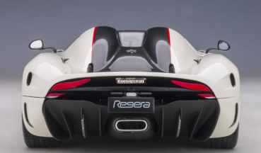 AUTOart 79027 Koenigsegg Regera 2016 crystal white-carbon-red 1:18 Modellauto