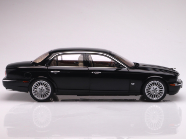 Almost Real 810501 Jaguar XJ6 X350 ebony black 1:18 limited 1/1008 modelcar