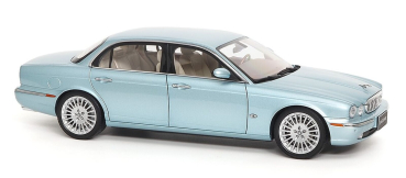 Almost Real 810503 Jaguar XJ6 X350 Seafrost lightblue 1:18 limited 1/1008 modelcar