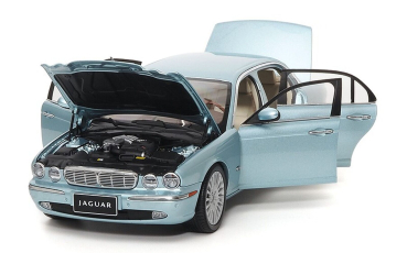 Almost Real 810503 Jaguar XJ6 X350 Seafrost lightblue 1:18 limited 1/1008 modelcar