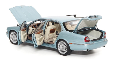 Almost Real 810503 Jaguar XJ6 X350 Seafrost lightblue 1:18 limited 1/1008 modelcar