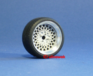 99046-15 Alufelge 1:18 BBS E50-Design 3-teilig 15 Zoll uni