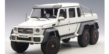 AUTOart MERCEDES-BENZ G63 AMG 6x6 (matt weiss) 1:18 - 76303