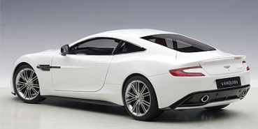 AUTOart ASTON MARTIN VANQUISH GLOSSY 2015 WEISS 1:18 70250